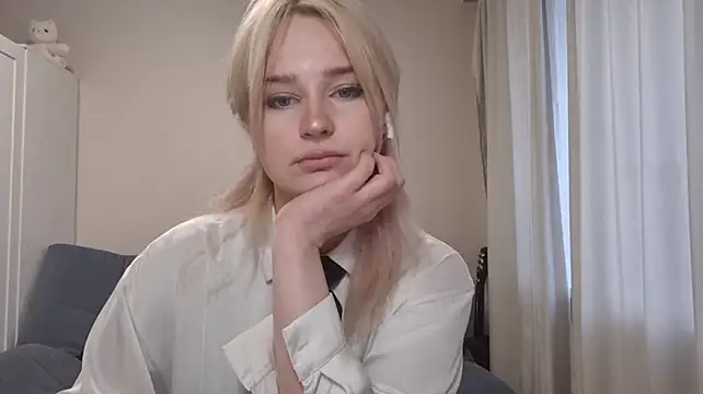 Chat XXX en directo de BloomMoon