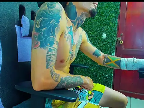 Chatroom XXX en direct de Boy_tatto77