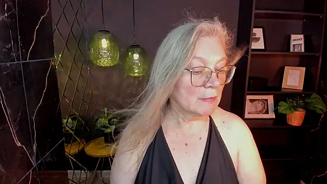 Chat +18 de NataliMellow ao vivo