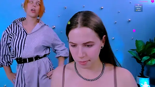 צ'אט XXX בשידור חי של roxy_starr_