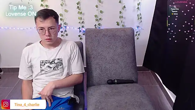 Chat XXX ao vivo de Tina_4_Charlie