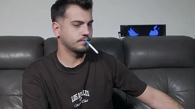 CrazyDom1 Adlı Modelin Canlı XXX Sohbeti
