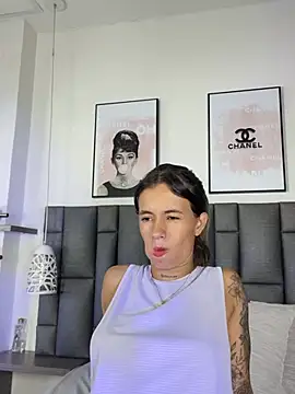XXX chat uživo modela JuliaColemann
