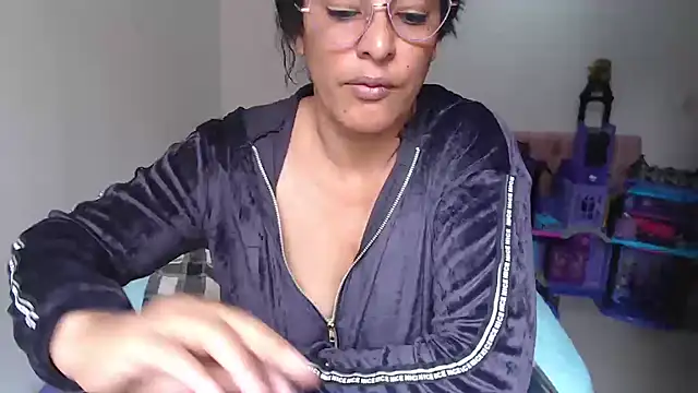 Chat +18 de kateleyagrey ao vivo