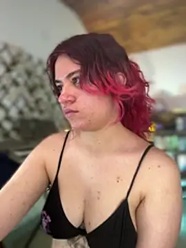 NikkiNix Adlı Modelin Canlı XXX Sohbeti