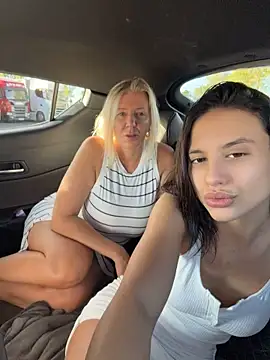 TUNDEROSE1n Live XXX chat