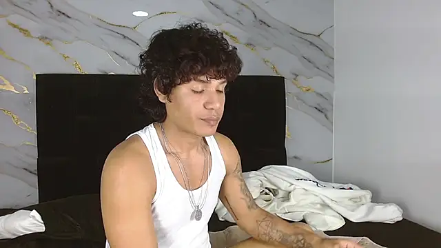 Chat XXX en directo de MaximilianRoth
