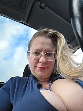 BustyLanaX Chat XXX in diretta