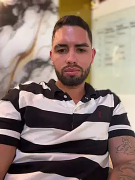 XXX chat uživo modela matteosantos