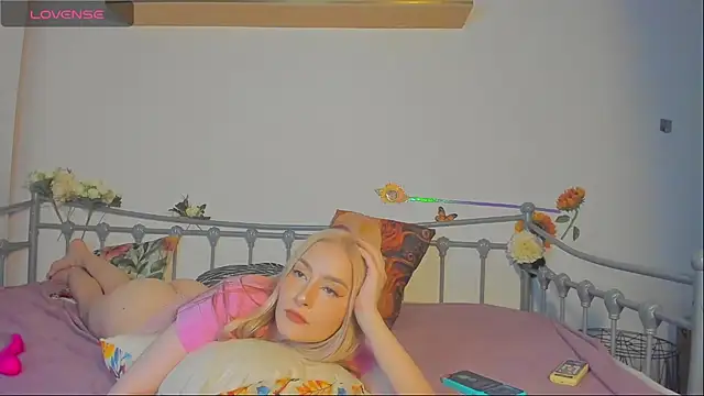 LizzyJordansxox XXX чат на живо