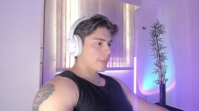 Giordano_Russo Adlı Modelin Web Kamerası Şovu