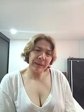 Онлайн чат XXX MiaIsabela_