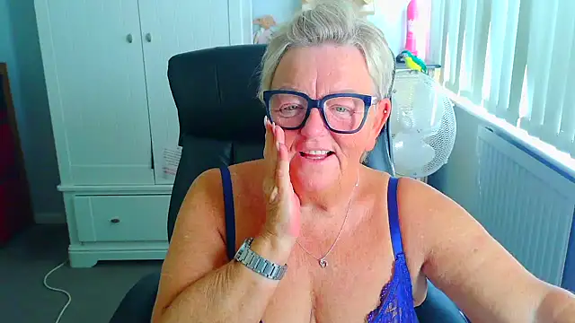 BridgetBlueEyes Live XXX-Chat