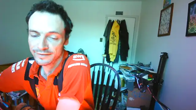 JohnnyMoves XXX чат на живо