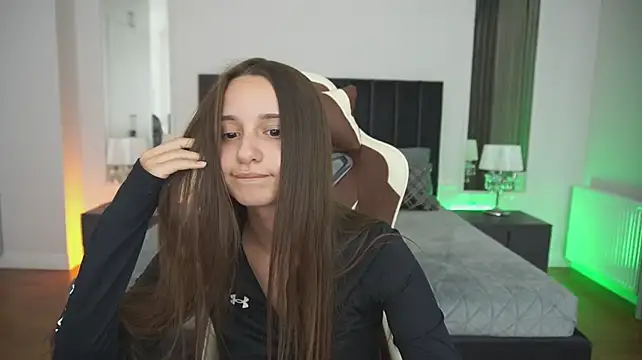 Živý XXX chat TinyNatalie