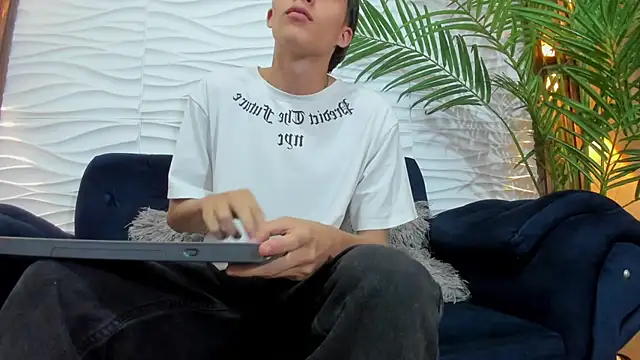 Pavo_tv Chat XXX in diretta