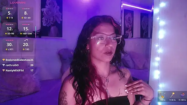 Chat +18 de SamathaMay ao vivo