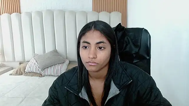 shaneelle Adlı Modelin Canlı XXX Sohbeti