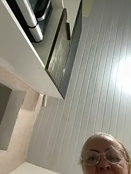 Granny6boys live XXX chat