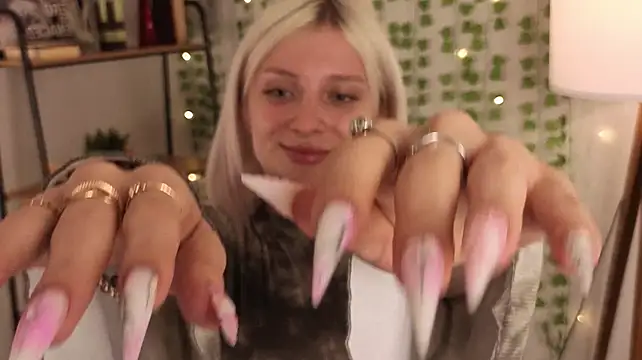 HarleeMcIntosh – Naživo XXX chat