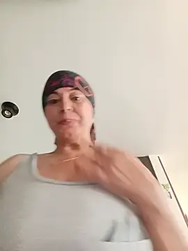 emma_tour Show in webcam
