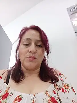 LUISA--30 Adlı Modelin Canlı XXX Sohbeti