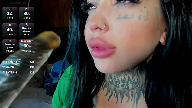 CreamyInkky_ Adlı Modelin Canlı XXX Sohbeti
