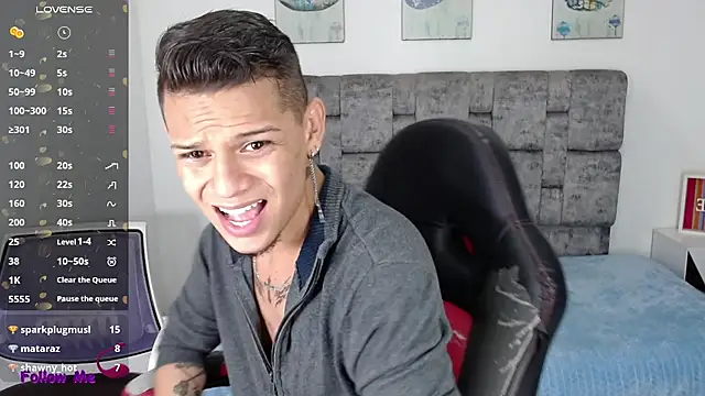 צ'אט XXX בשידור חי של axcel_boy_