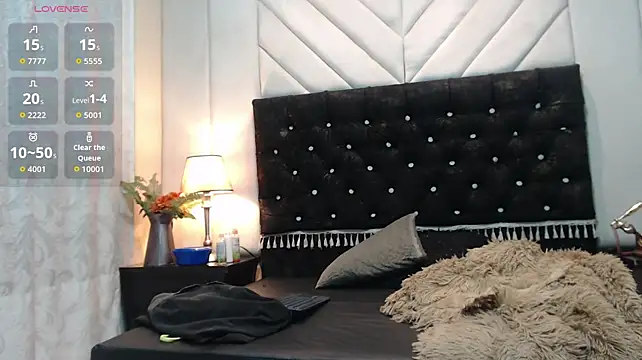 MisRoos' Live XXX Chat