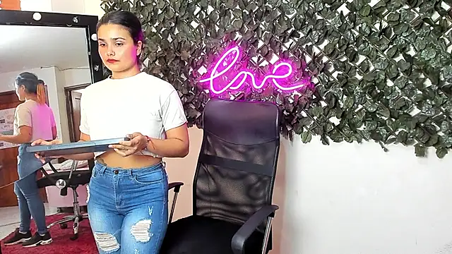 Chat +18 de DestinyHills ao vivo