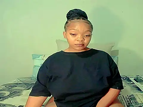 ebonyshy123 élő XXX-chatje