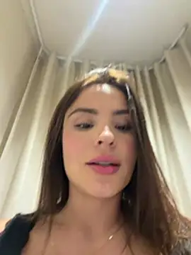 SofiaGomez444's Live XXX Chat