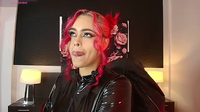 EvaaFoxxy1 Chat XXX live