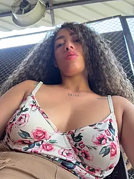 roxyrougee Chat XXX in diretta