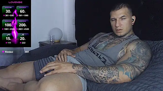Shane_Clay élő XXX-chatje