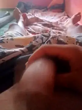 younes__younes Show in webcam