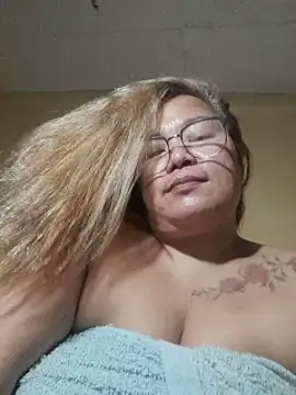 loriepinay46n Live XXX chat