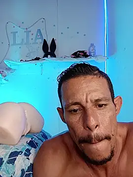 El_junior21's Live XXX Chat