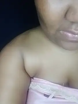 ChubbyMidgetxxx19's Live XXX Chat
