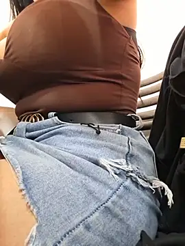 แชท XXX สดของ Luianna