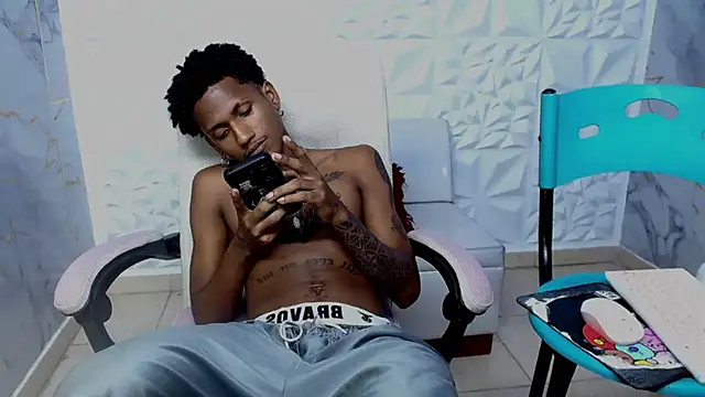 XXX chat uživo modela ManSant