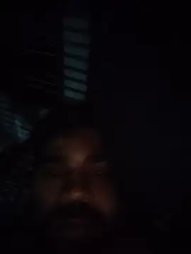 Sakti_77: διαδικτυακό σόου στην κάμερα