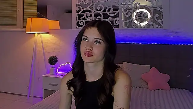 Онлайн чат XXX LuisaClover