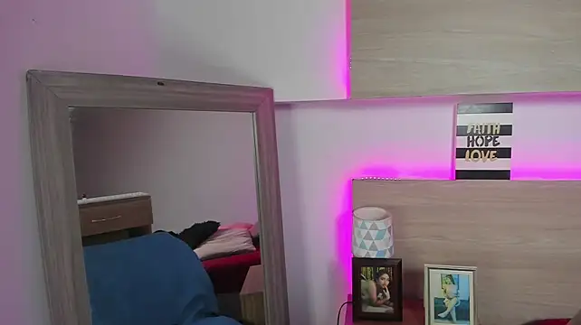 Nina-Mars Adlı Modelin Canlı XXX Sohbeti