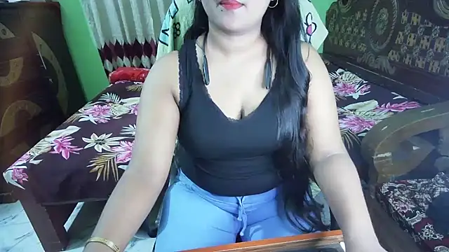 BengaliQueenStarn Live XXX chat
