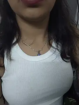 Chat +18 de Ritika_jha01 ao vivo