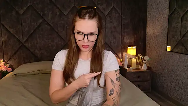 XXX chat uživo modela Arielle_Vade