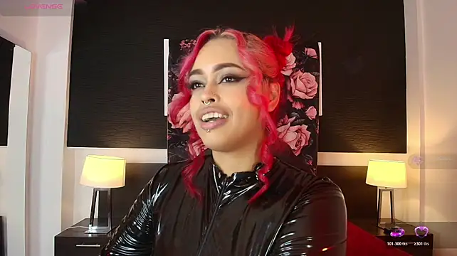 EvaaFoxxy1 Adlı Modelin Canlı XXX Sohbeti