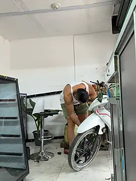 Paul22cm- Chat XXX in diretta