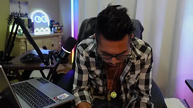 Czat XXX na żywo – Ghost11_11